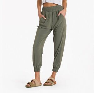 Vuori women’s villa jogger